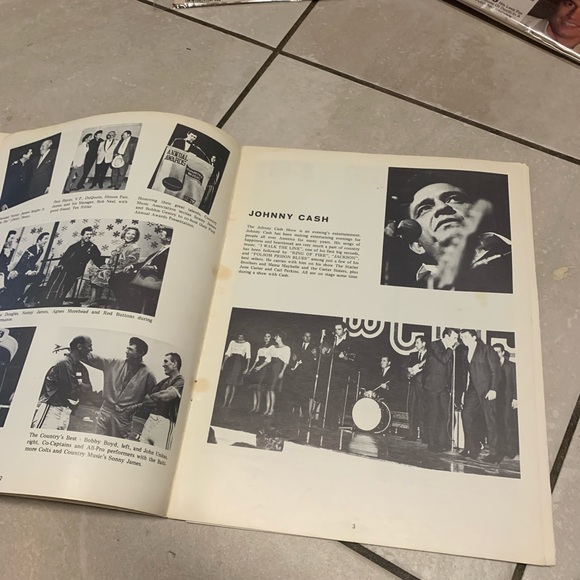 Lot of 4 vintage country music magazines with signatures - Picture 5 of 8